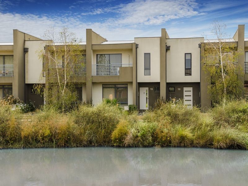 11 Swamphen Drive, Williams Landing VIC 3027