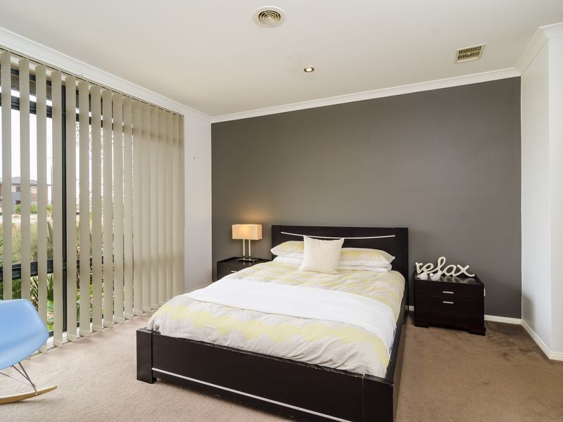 11 Swamphen Drive, Williams Landing VIC 3027