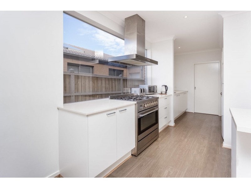 12 Jansar Street, Point Cook VIC 3030