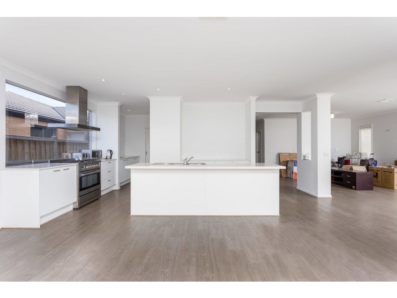 12 Jansar Street, Point Cook VIC 3030