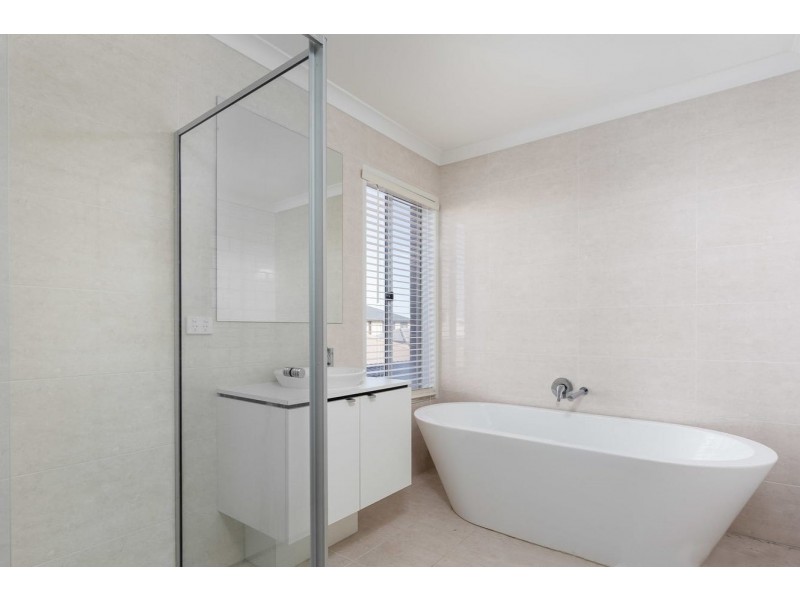 12 Jansar Street, Point Cook VIC 3030