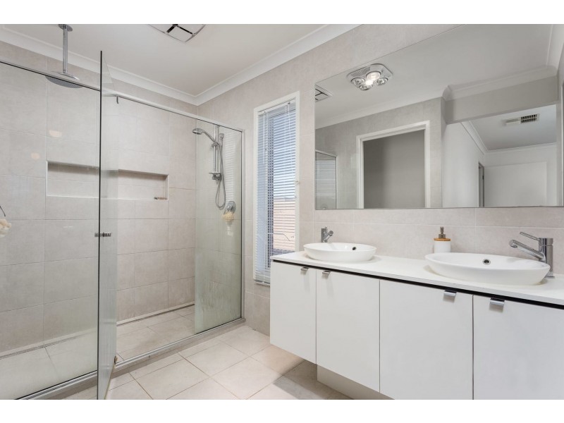 12 Jansar Street, Point Cook VIC 3030