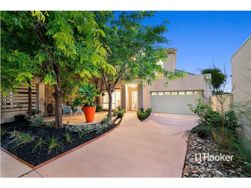 1/32 Sandlewood Lane, Sanctuary Lakes VIC 3030