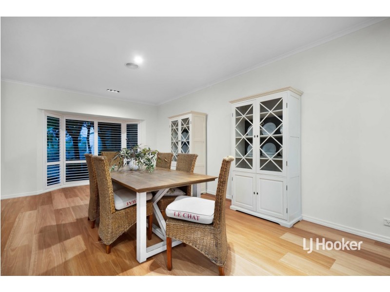 1/32 Sandlewood Lane, Sanctuary Lakes VIC 3030