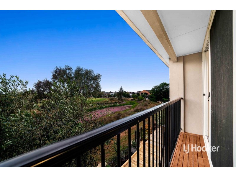 1/32 Sandlewood Lane, Sanctuary Lakes VIC 3030