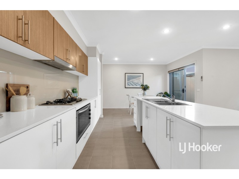20 Nest Place, Point Cook VIC 3030