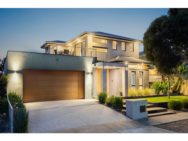 37 Emily Crescent, Point Cook VIC 3030