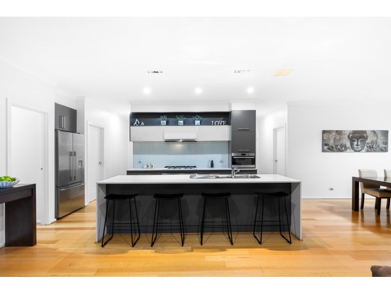 37 Emily Crescent, Point Cook VIC 3030