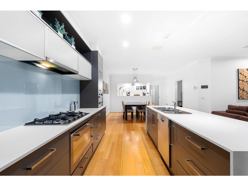 37 Emily Crescent, Point Cook VIC 3030