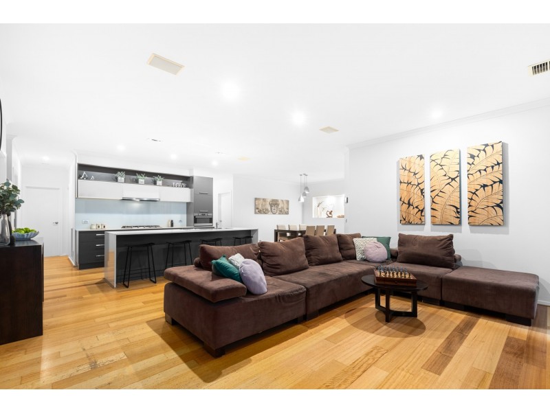 37 Emily Crescent, Point Cook VIC 3030