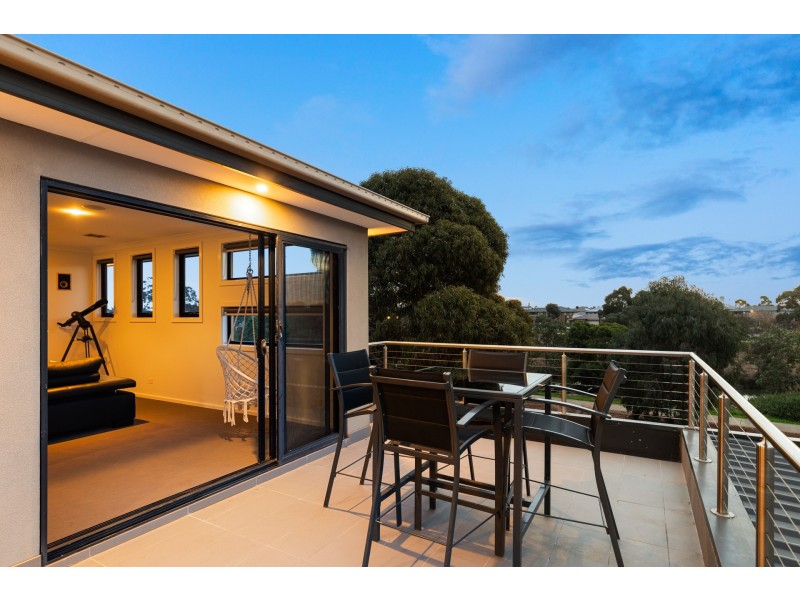 37 Emily Crescent, Point Cook VIC 3030