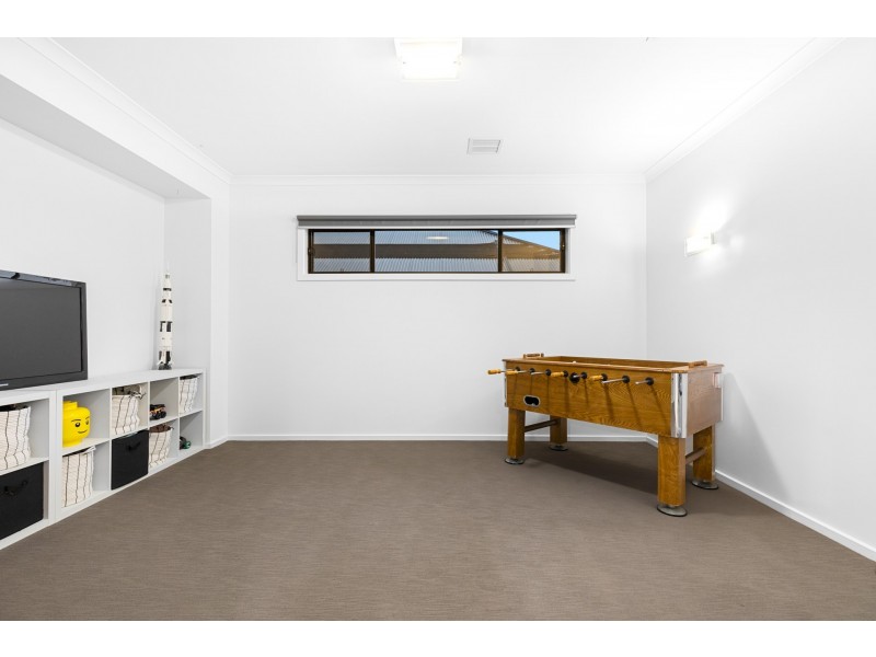 37 Emily Crescent, Point Cook VIC 3030