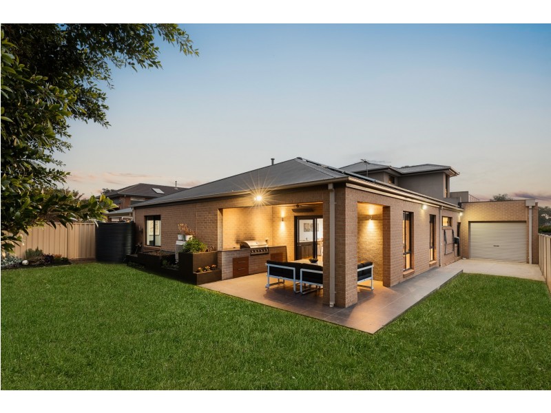 37 Emily Crescent, Point Cook VIC 3030