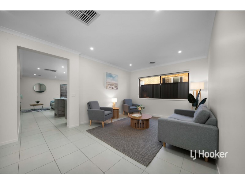 19 Chartwell Avenue, Truganina VIC 3029