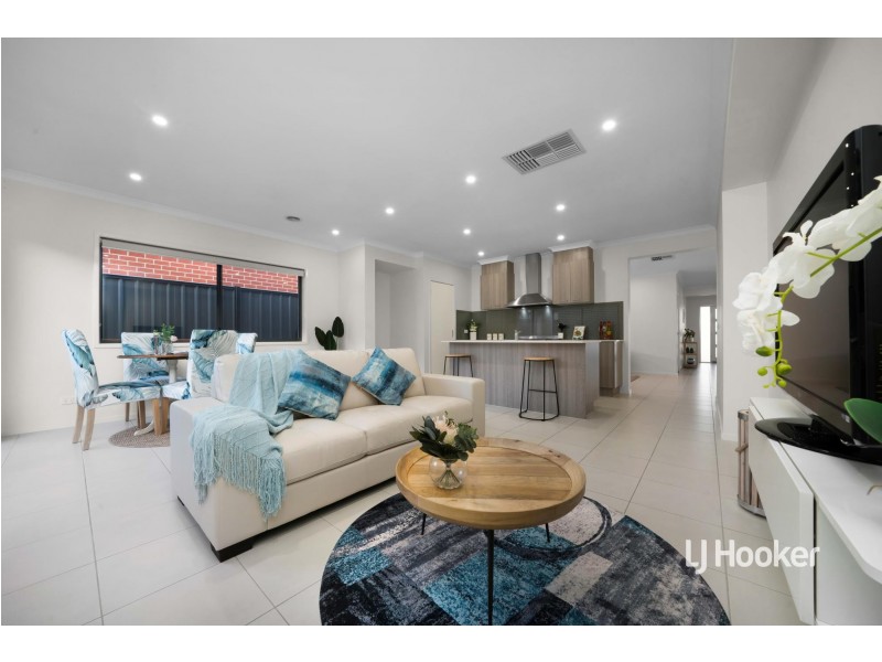 19 Chartwell Avenue, Truganina VIC 3029