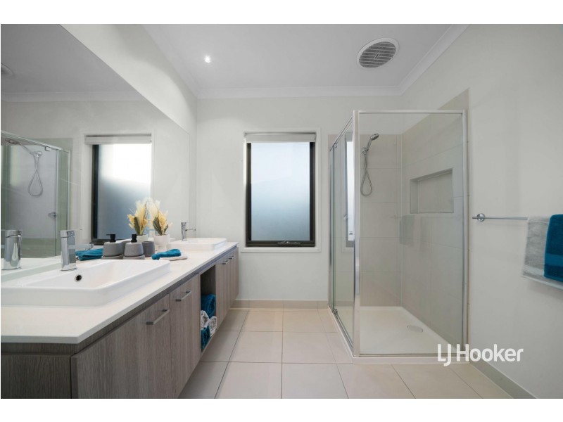 19 Chartwell Avenue, Truganina VIC 3029