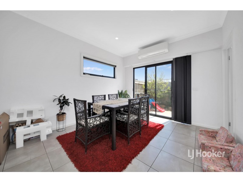 21/205 James Mirams Drive, Roxburgh Park VIC 3064