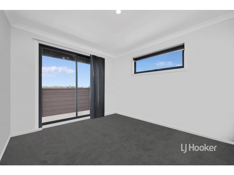 21/205 James Mirams Drive, Roxburgh Park VIC 3064