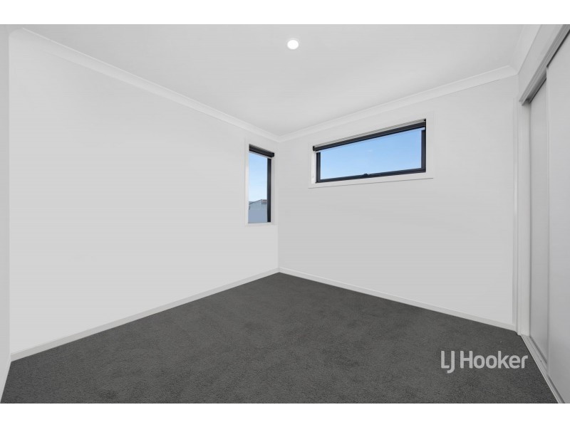 21/205 James Mirams Drive, Roxburgh Park VIC 3064