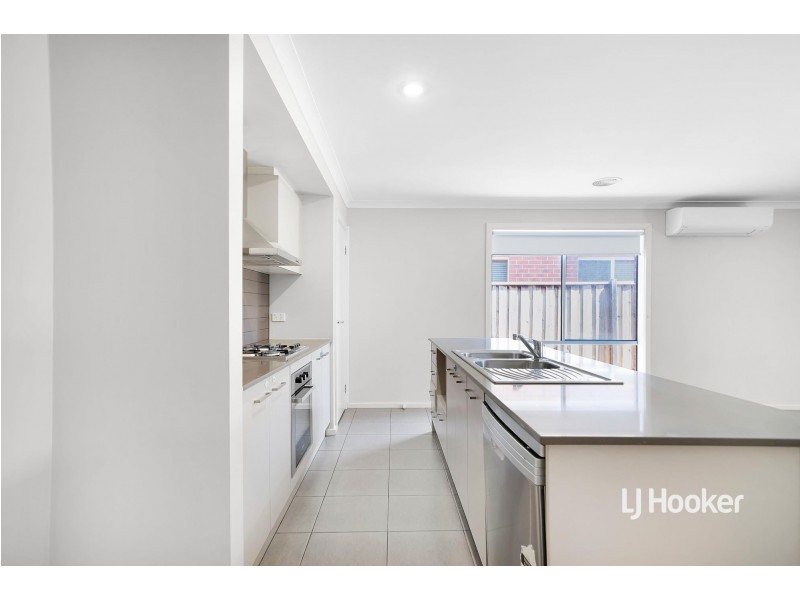 23 Bolivar Esplanade, Truganina VIC 3029