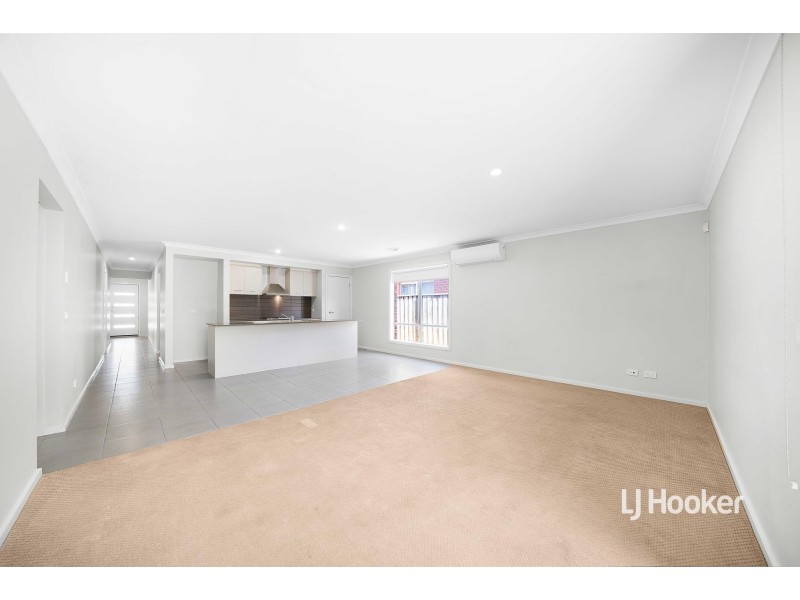 23 Bolivar Esplanade, Truganina VIC 3029