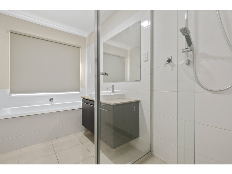 20 Maldive Grove, Point Cook VIC 3030