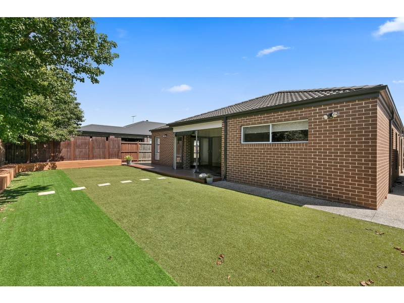 20 Maldive Grove, Point Cook VIC 3030