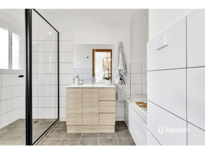 2 George Benjamin Court, Seabrook VIC 3028