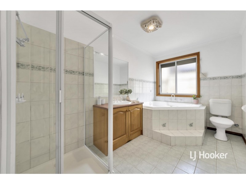 2 George Benjamin Court, Seabrook VIC 3028