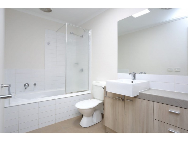 13/3 Campaspe Way, Point Cook VIC 3030