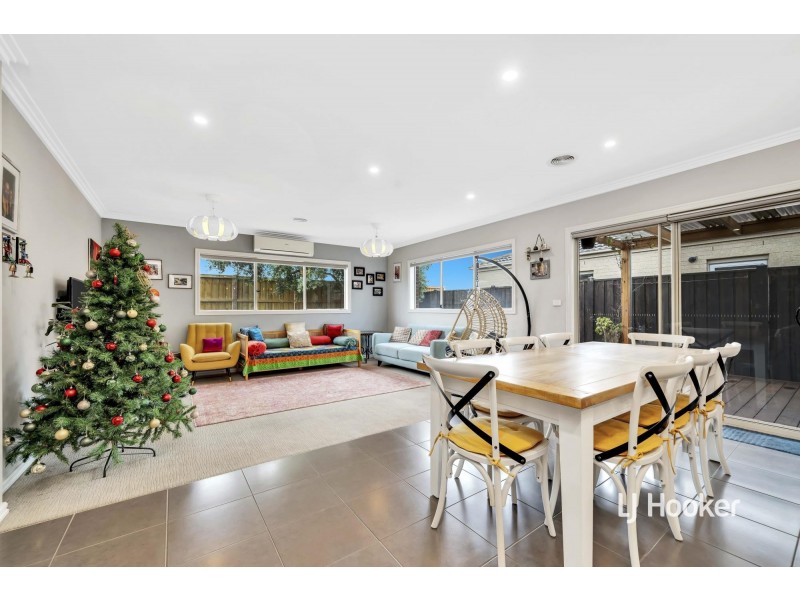 6 Whitecaps Avenue, Point Cook VIC 3030