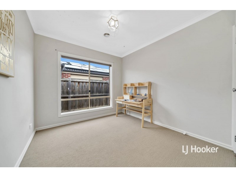 6 Whitecaps Avenue, Point Cook VIC 3030