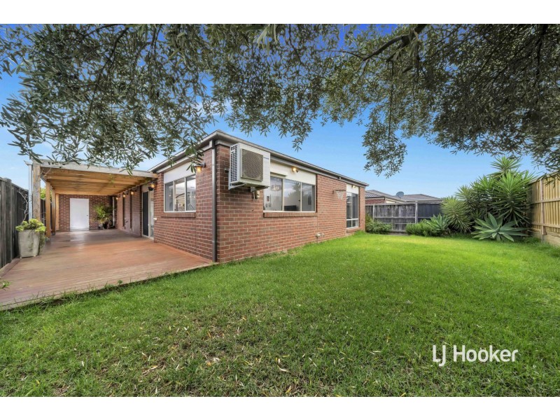 6 Whitecaps Avenue, Point Cook VIC 3030