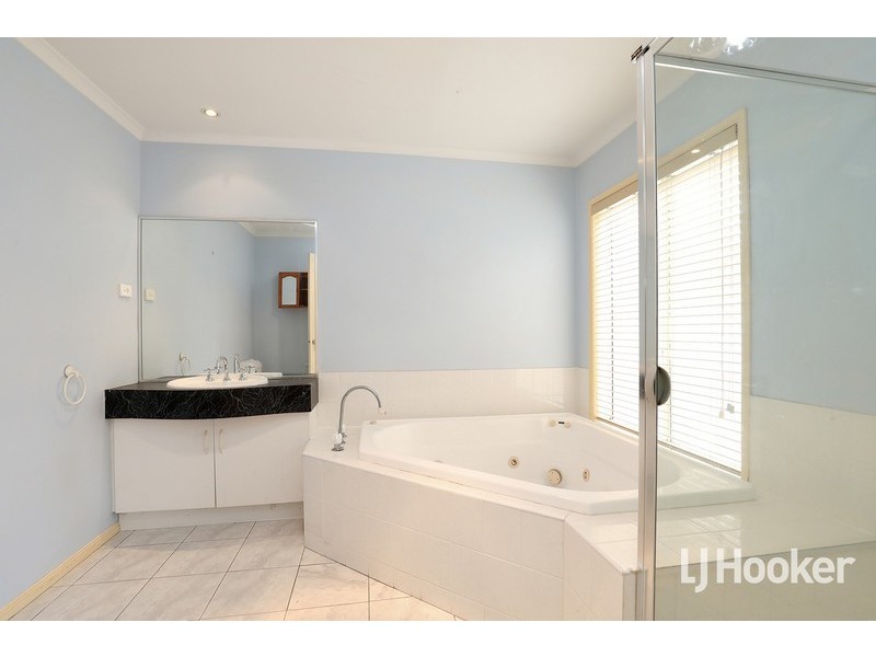 28 Spindrift Way, Seabrook VIC 3028