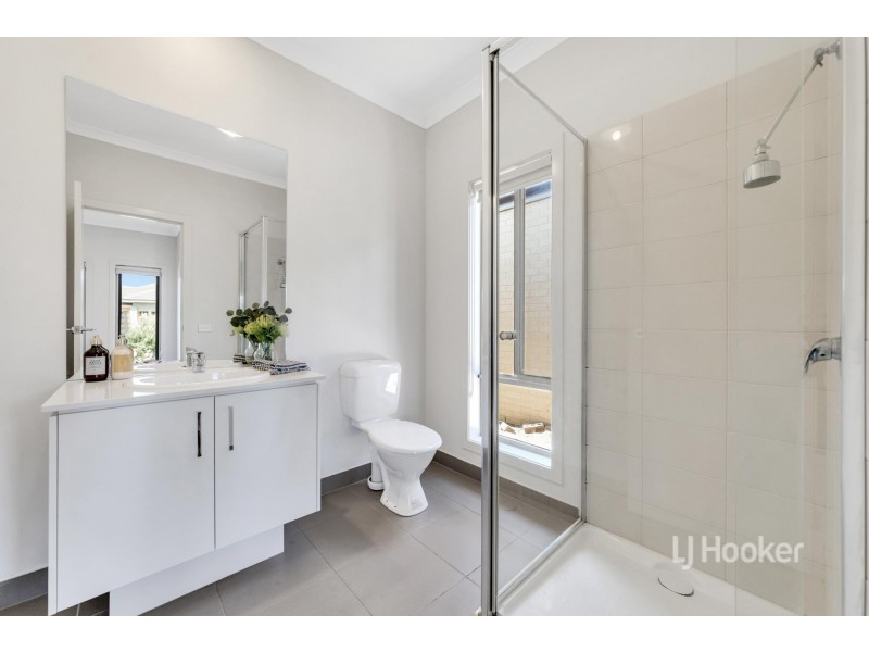 7 Beatrix Street, Point Cook VIC 3030