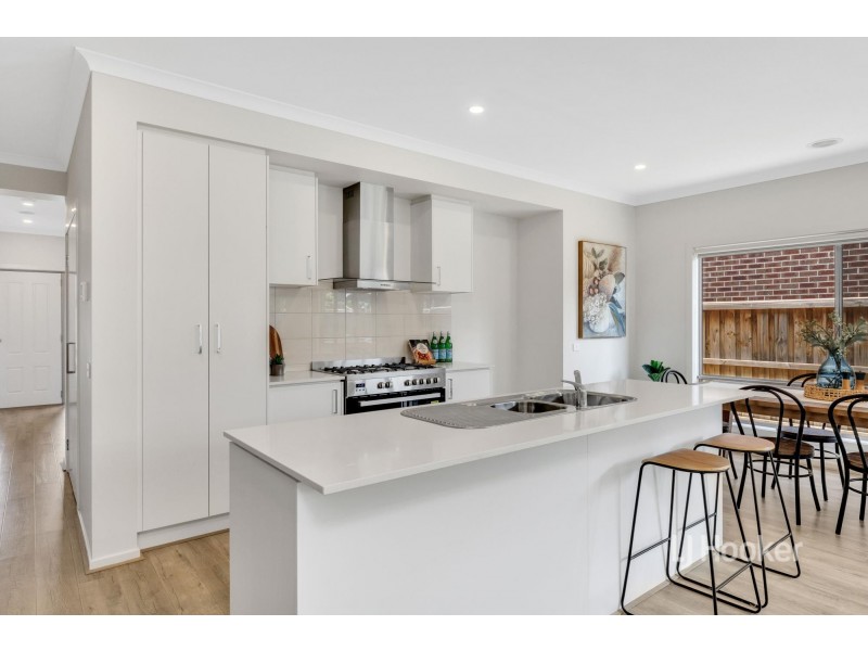 7 Beatrix Street, Point Cook VIC 3030