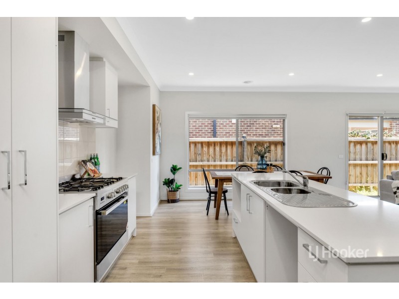 7 Beatrix Street, Point Cook VIC 3030