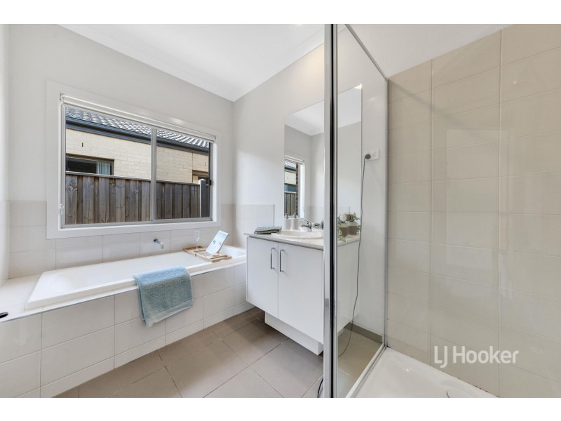 7 Beatrix Street, Point Cook VIC 3030