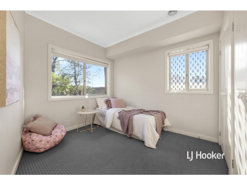 1/2 Lakeside Drive, Sanctuary Lakes VIC 3030