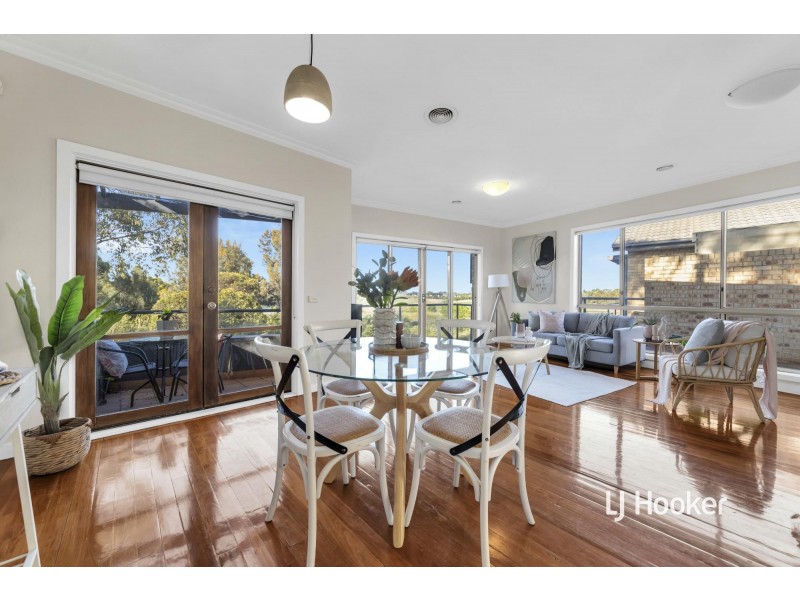 1/2 Lakeside Drive, Sanctuary Lakes VIC 3030