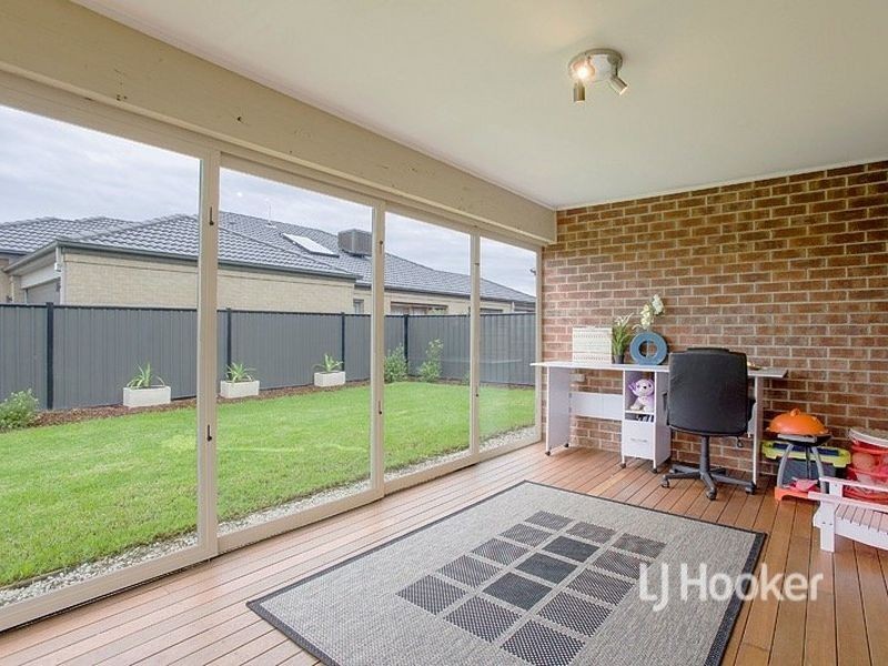 101 Tom Roberts Parade, Point Cook VIC 3030