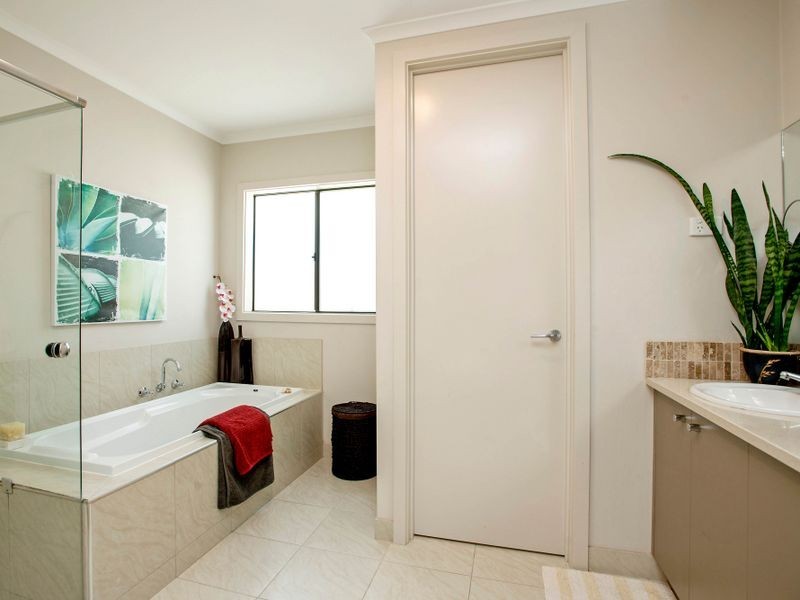 25 Seychelles Street, Point Cook VIC 3030