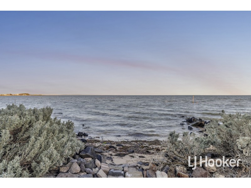 95 Campbells Cove Road, Werribee South VIC 3030