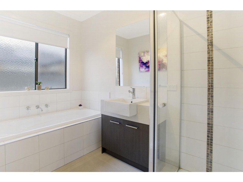 21 Luxford Drive, Point Cook VIC 3030