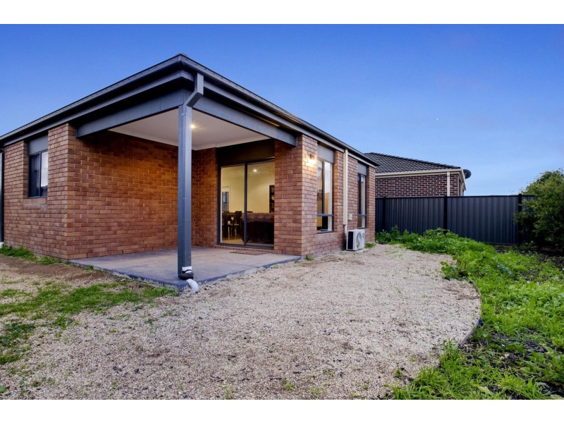 21 Luxford Drive, Point Cook VIC 3030