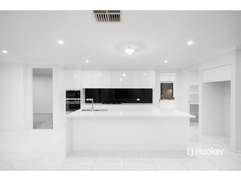 3 Promontory Street, Point Cook VIC 3030