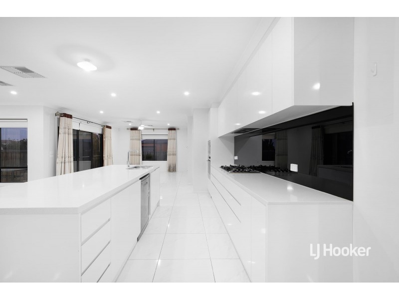 3 Promontory Street, Point Cook VIC 3030