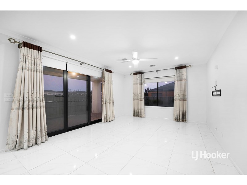 3 Promontory Street, Point Cook VIC 3030