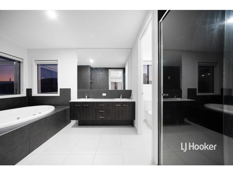 3 Promontory Street, Point Cook VIC 3030