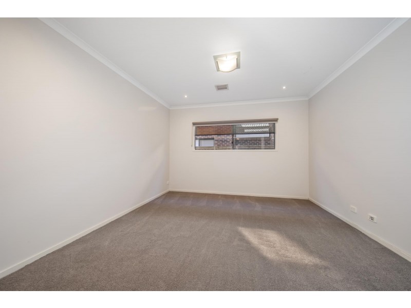 21 Seagull Grove, Point Cook VIC 3030